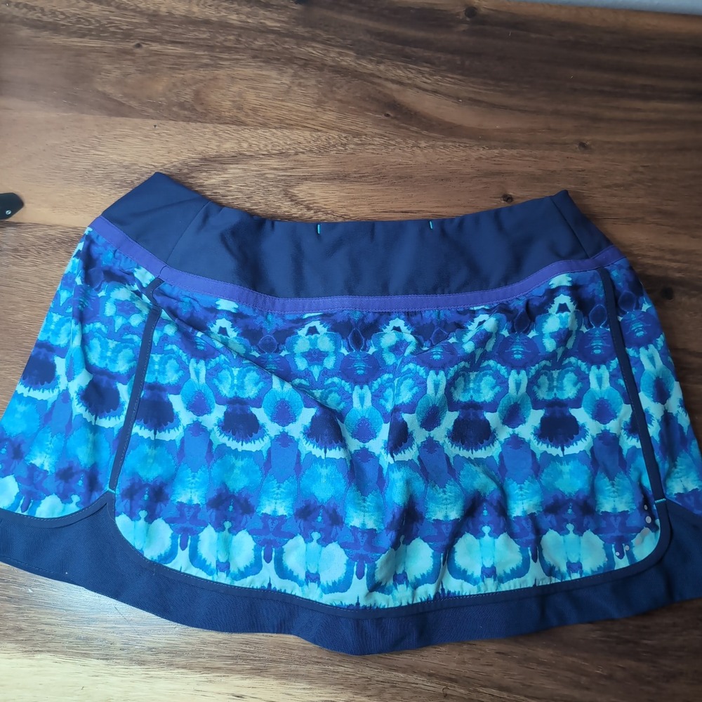 Title Nine Nimblene Skort Blue Tie Dye Running Hiking Skirt Medium TN-180944